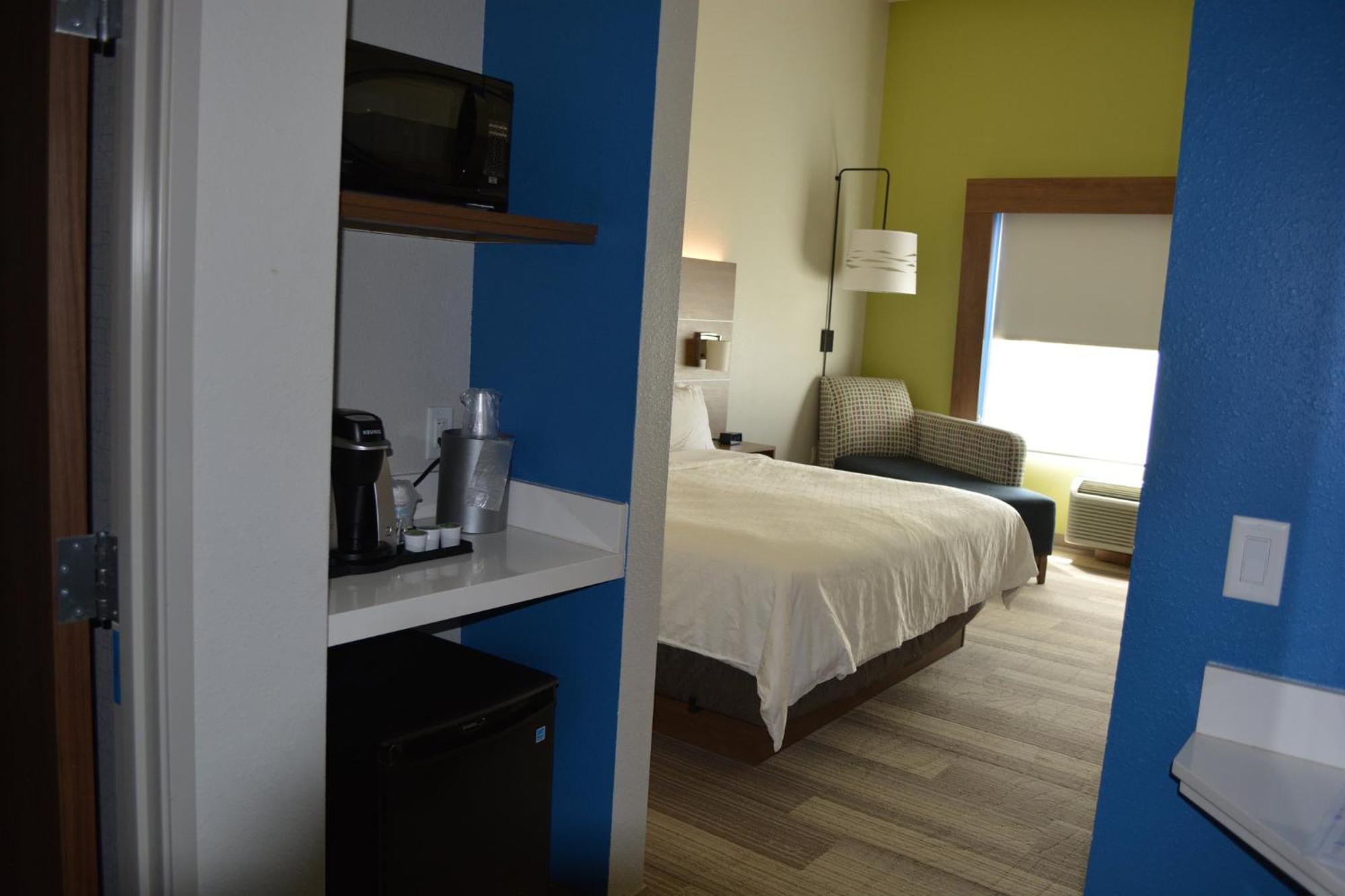 Holiday Inn Express & Suites 리버럴 외부 사진