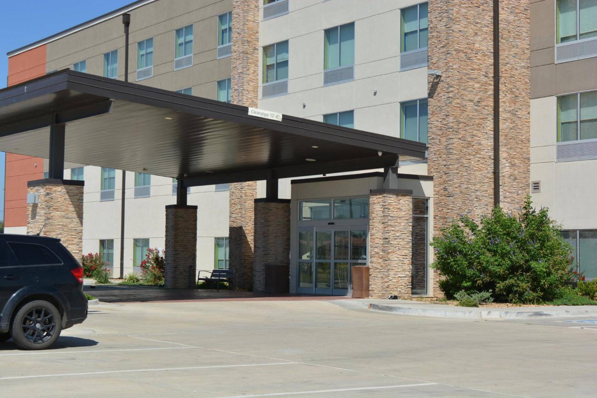 Holiday Inn Express & Suites 리버럴 외부 사진